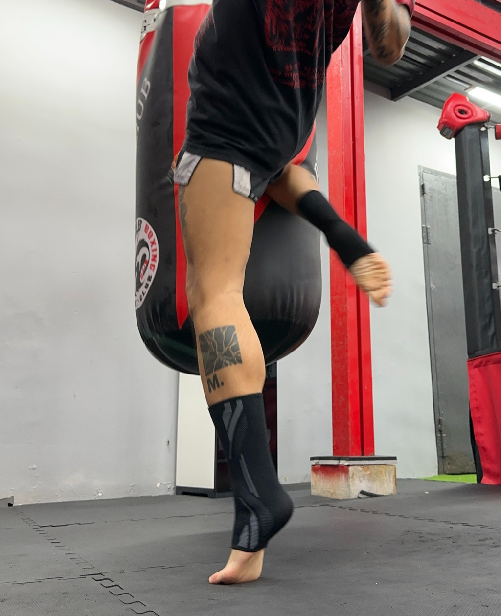 MAINTIENS DE CHEVILLES